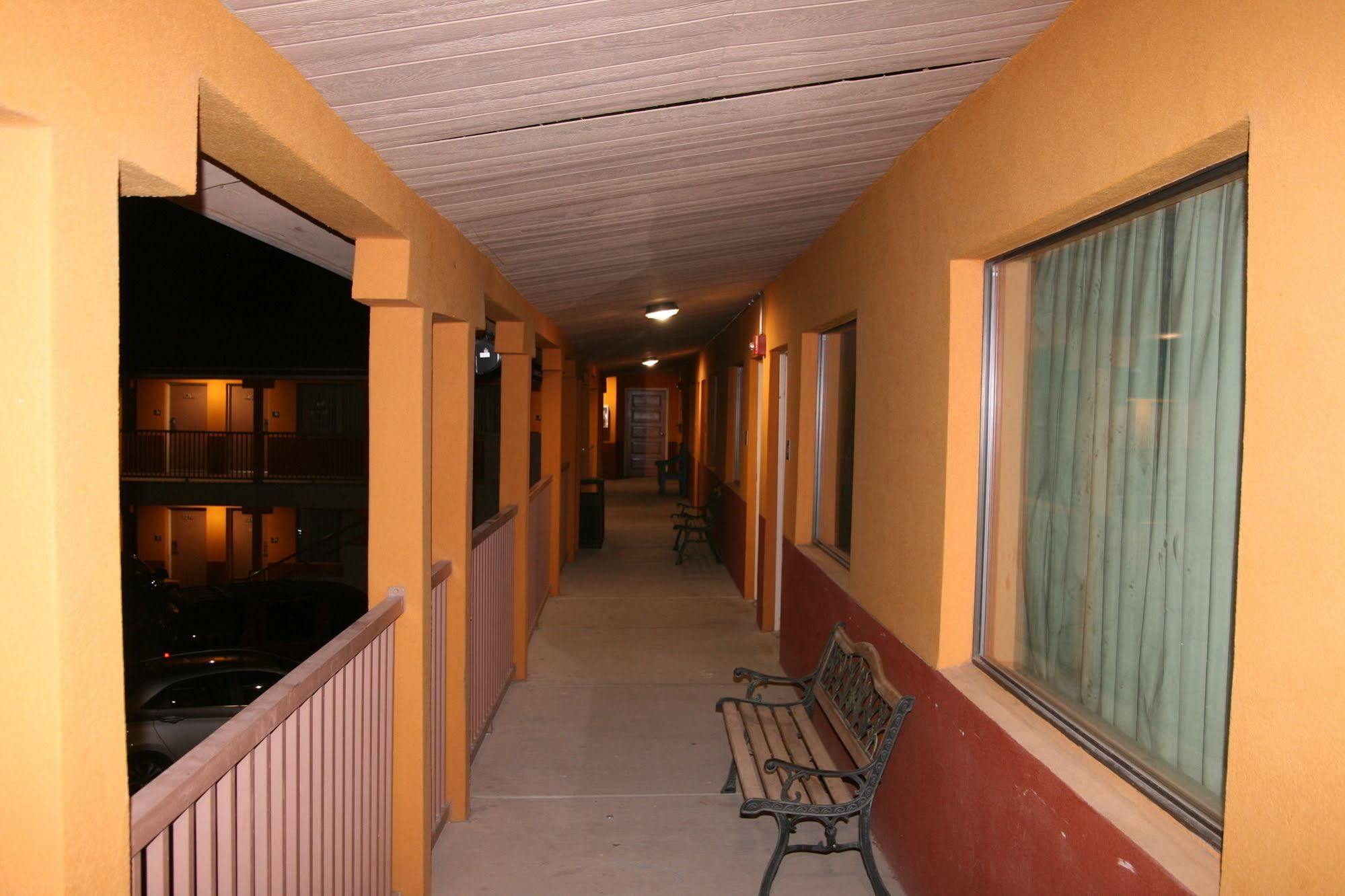 Budget Inn Artesia Exteriér fotografie